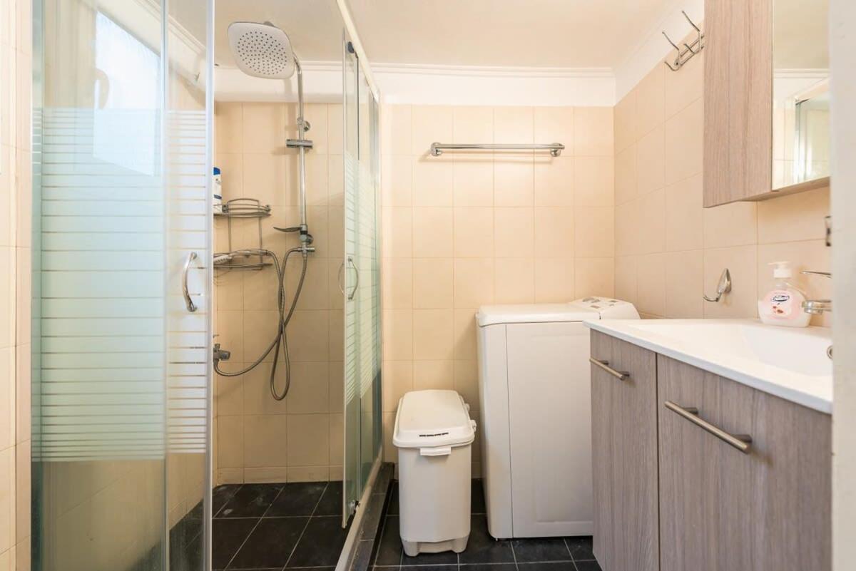 Topfloor Central Apt With Urban Views,3' To Metro Athens Exterior photo